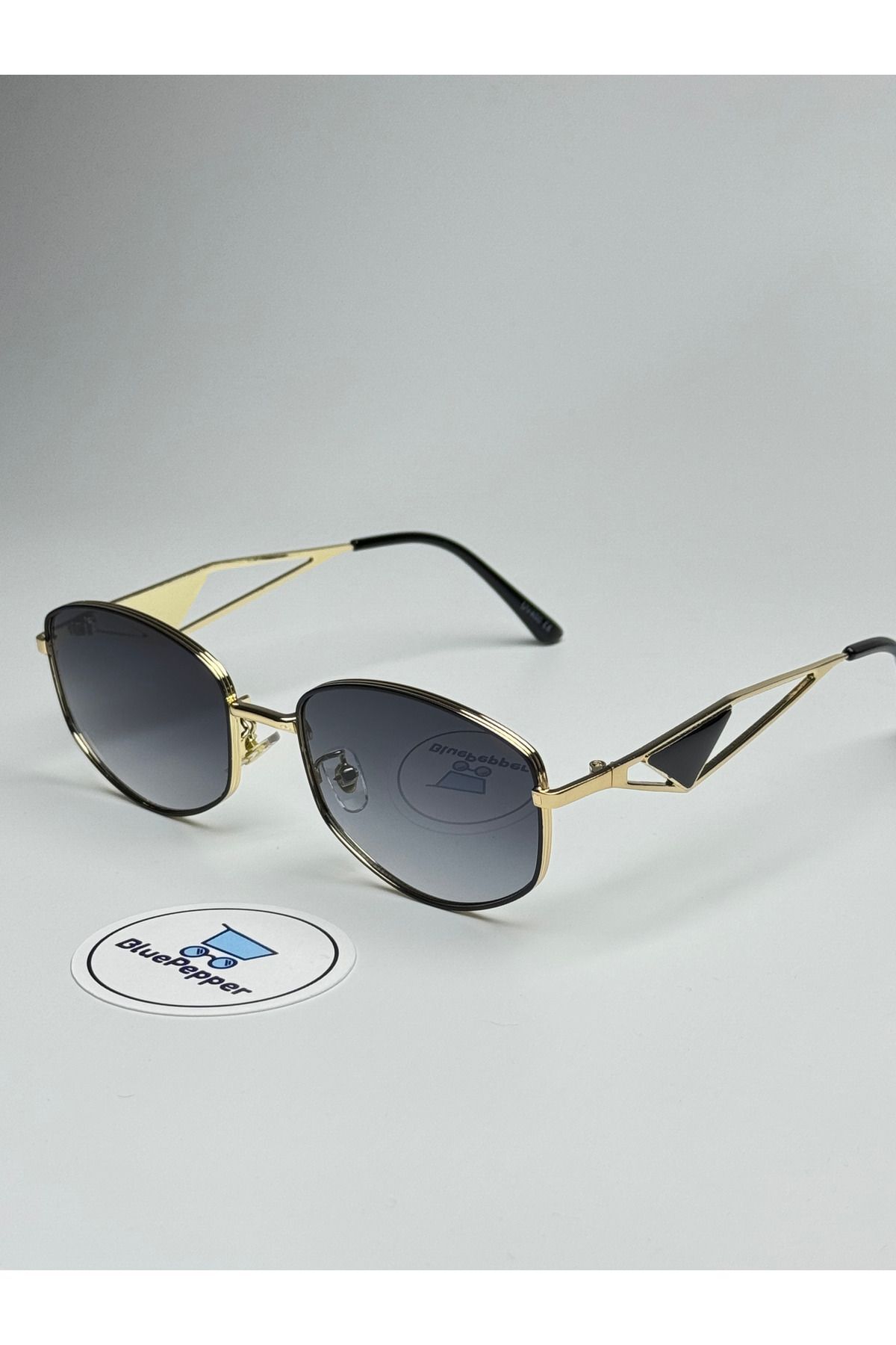 PRADIX V2 SİYAH GÜNEŞ GÖZLÜĞÜ Geometrik Gold Çerçeve 56-18-140 ekartman