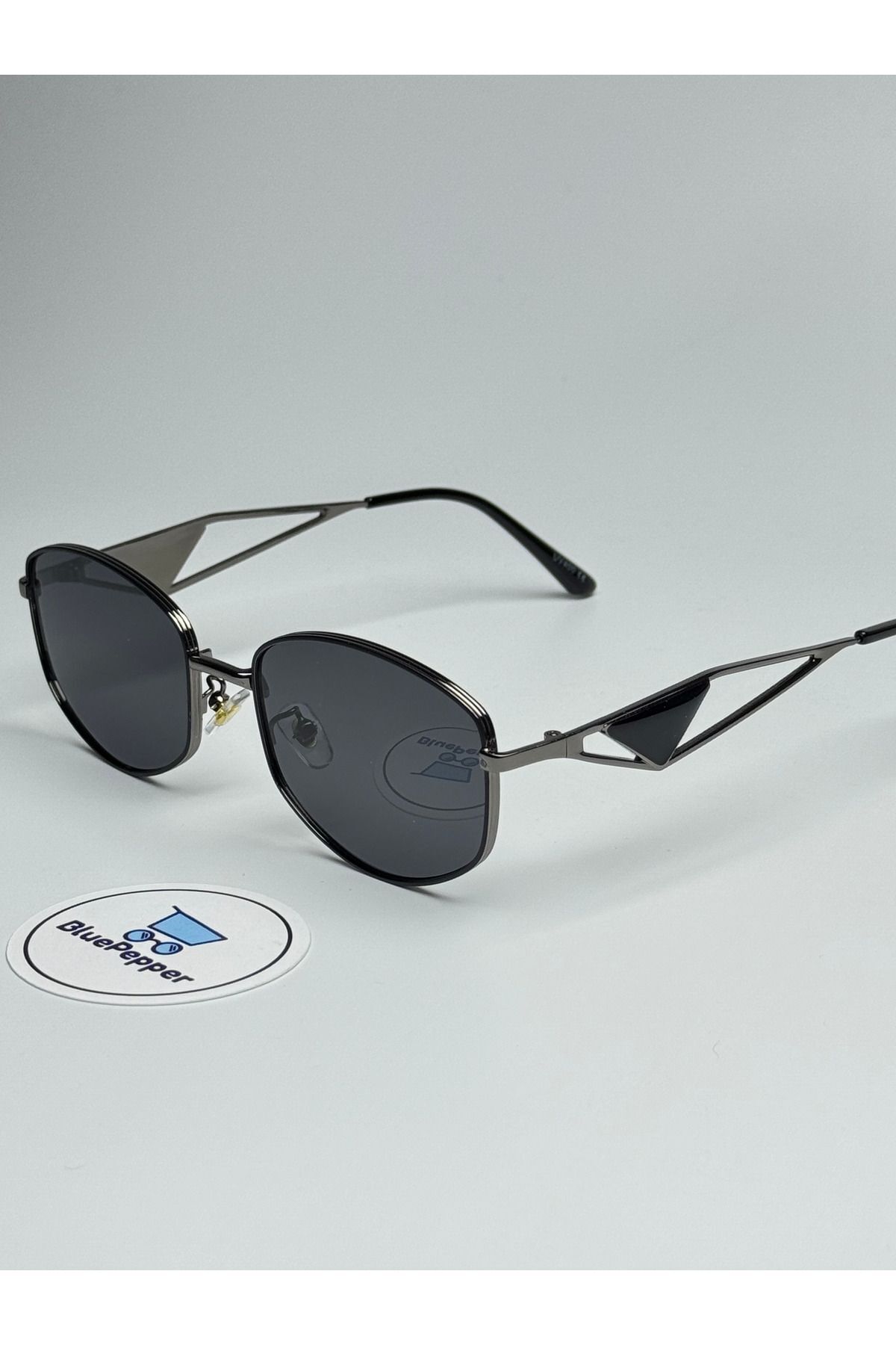 PRADIX V2 SİYAH GÜNEŞ GÖZLÜĞÜ Geometrik Gümüş Çerçeve 56-18-140 ekartman