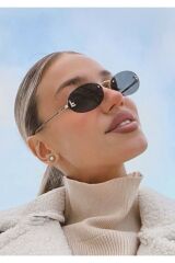 FENDYY SİYAH GÜNEŞ GÖZLÜĞÜ Oval Çerçeve Siyah Cam Renkli 52 ekartman