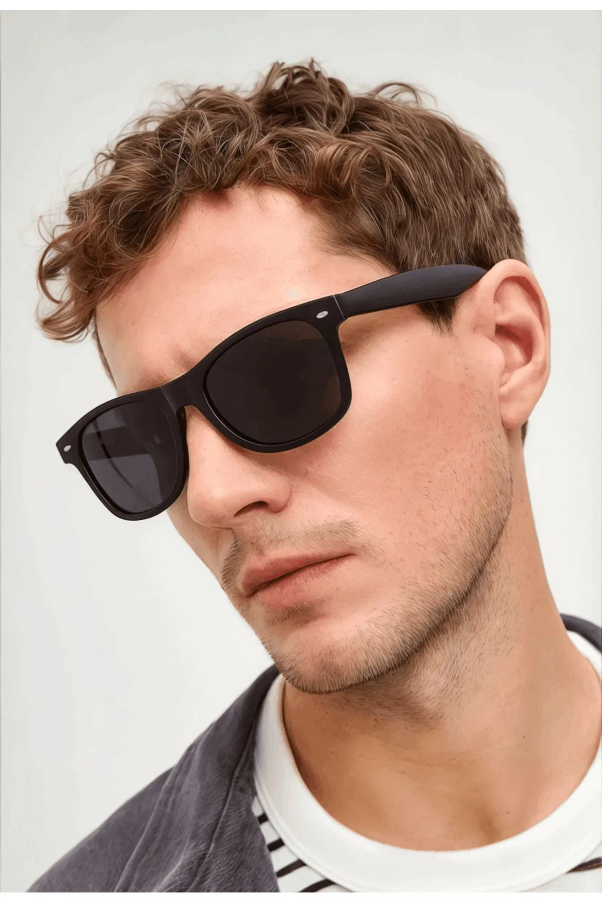 Siyah Güneş Gözlüğü Wayfarer Çapraz Kesim Siyah Cam Renkli