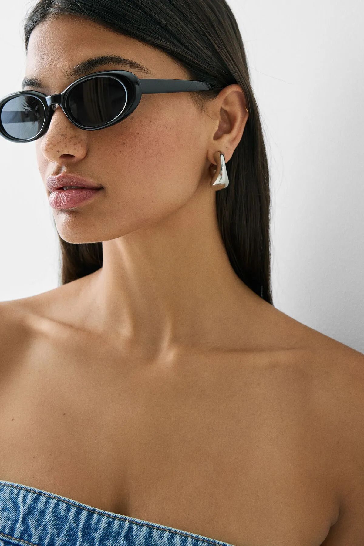 Bunny Siyah Güneş Gözlüğü, Oval, Siyah Cam Renkli